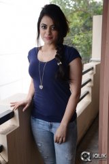 Shruti Sodhi Interview About Pataas Movie